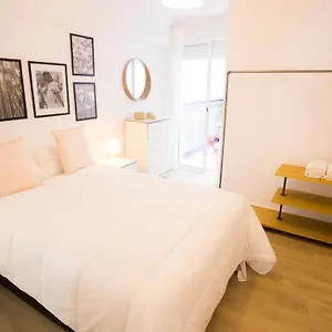 rentalsevilla-elegante-y-luminoso-apartamento-en-triana.es-andalucia.com/